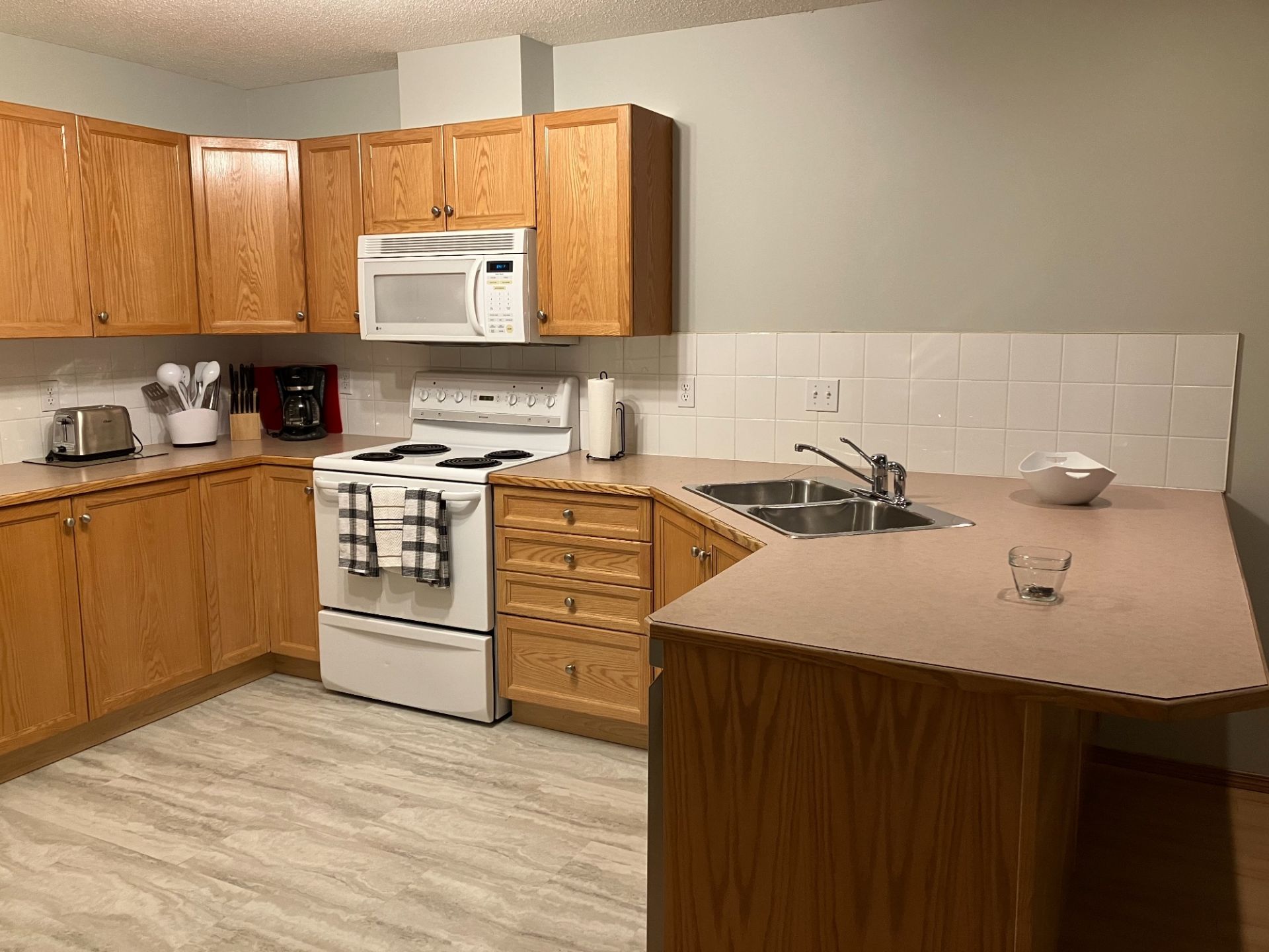 121, 260 Duston Street, Red Deer, AB 63cd72480b059 Sun Country Rentals