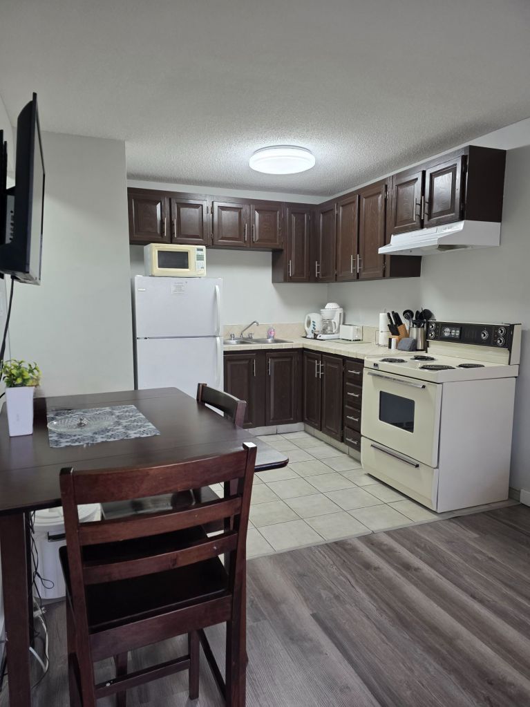 Unit 10, 4752 - 55th Street, Red Deer, AB